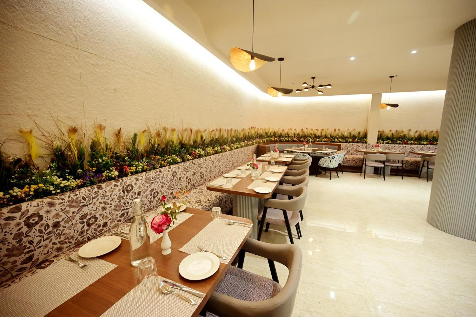 Coco Cabana Varanasi Exteriör bild