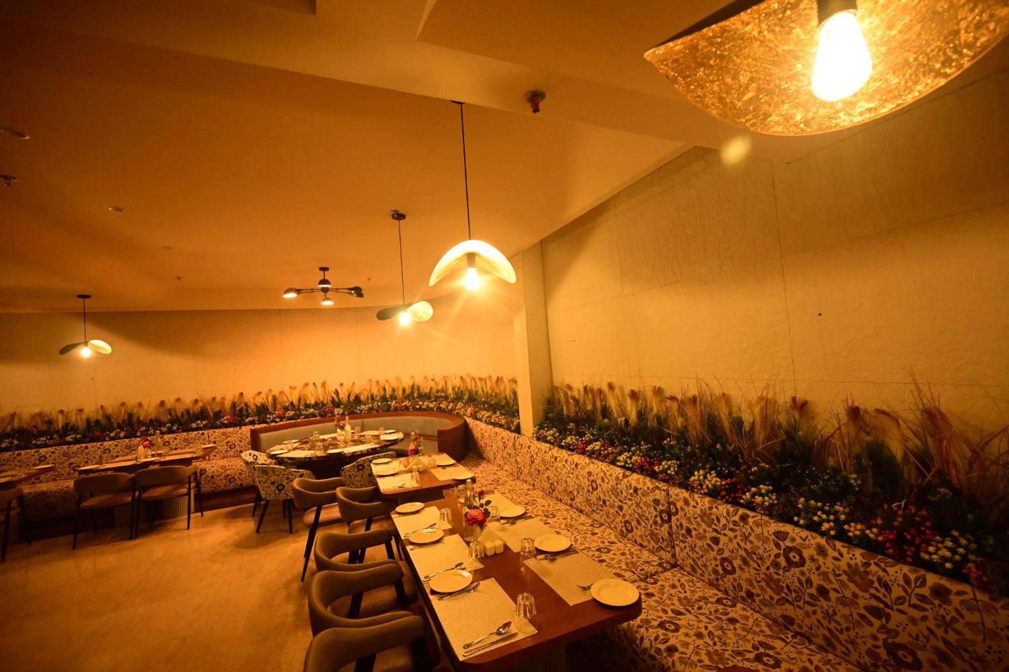 Coco Cabana Varanasi Exteriör bild