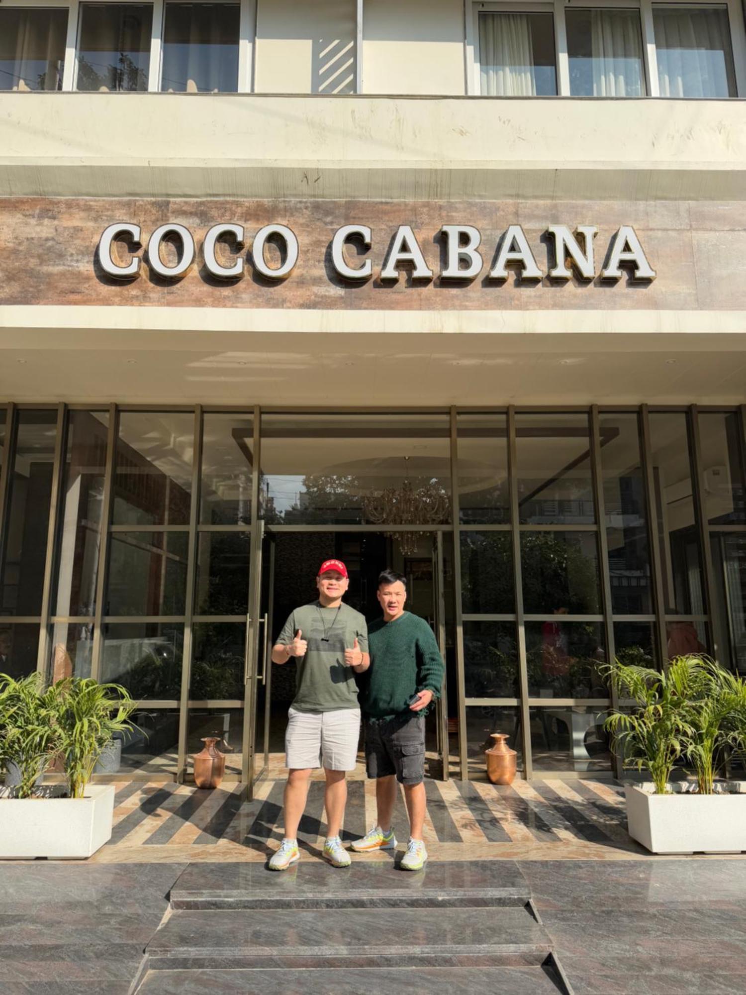 Coco Cabana Varanasi Exteriör bild